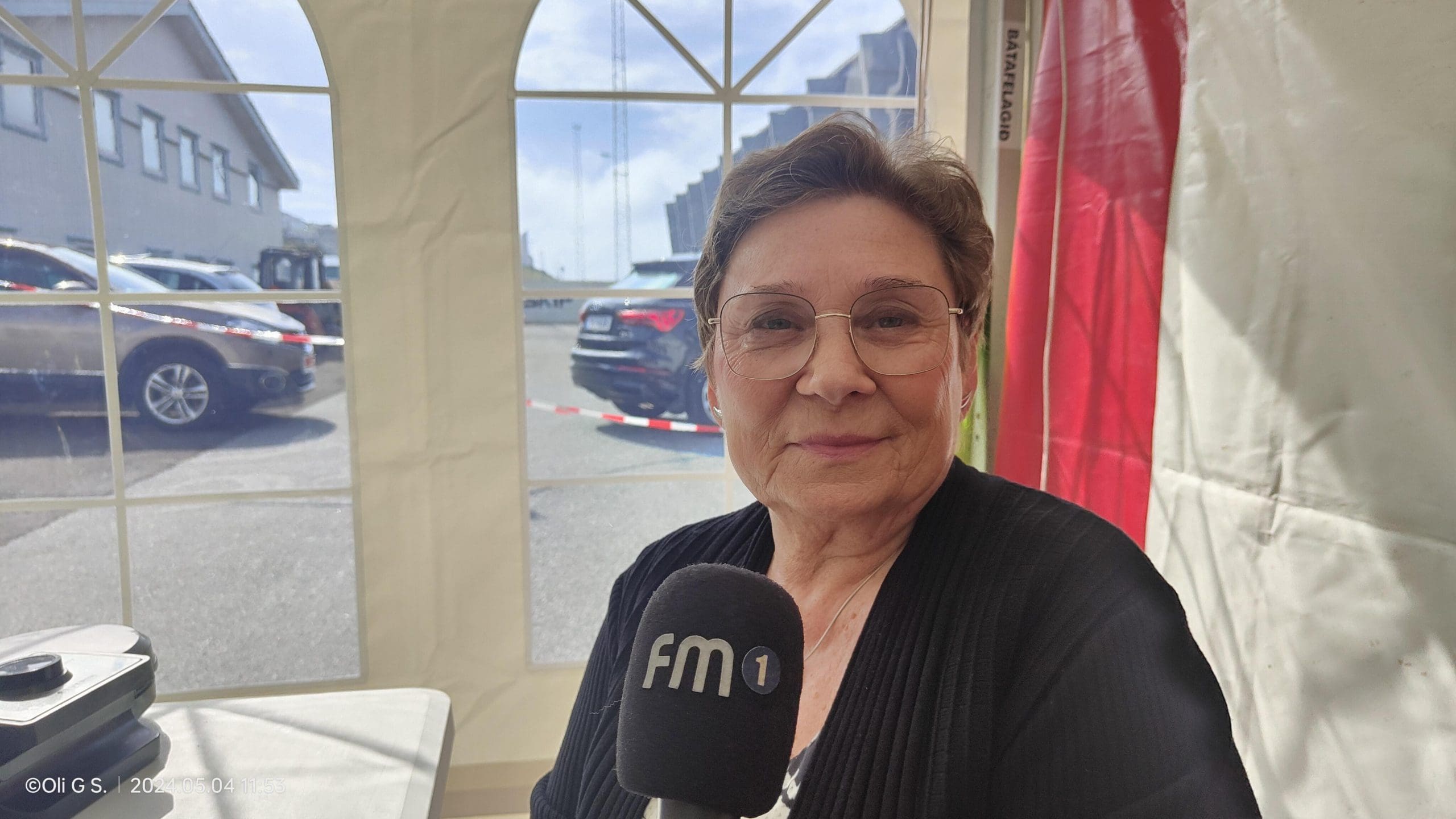 Bátaradiosamrøða við Alomu Davidsen - FM1