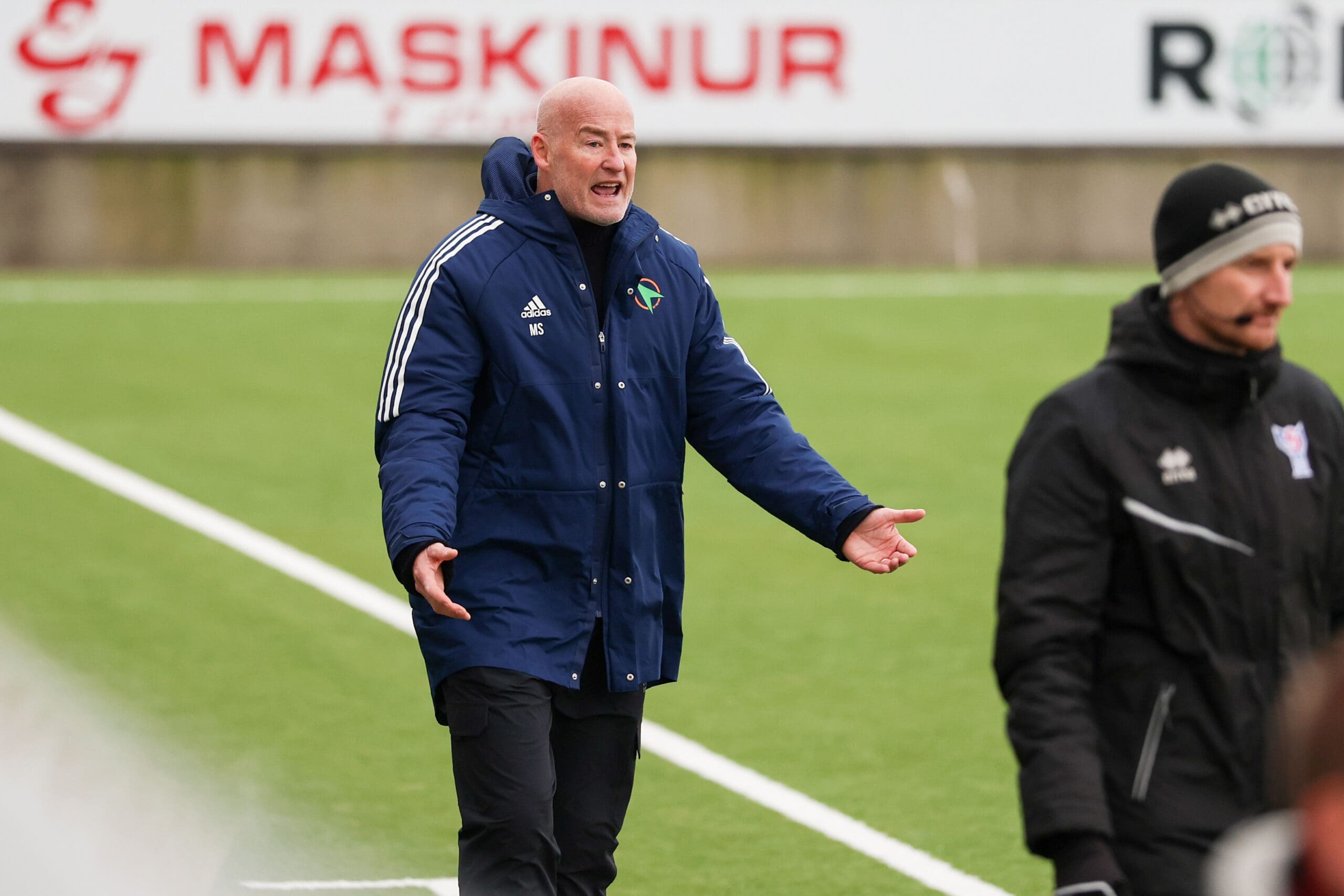 Schjønberg fegnast um góðan seinna hálvleik men harmast onkra dómaraavgerð