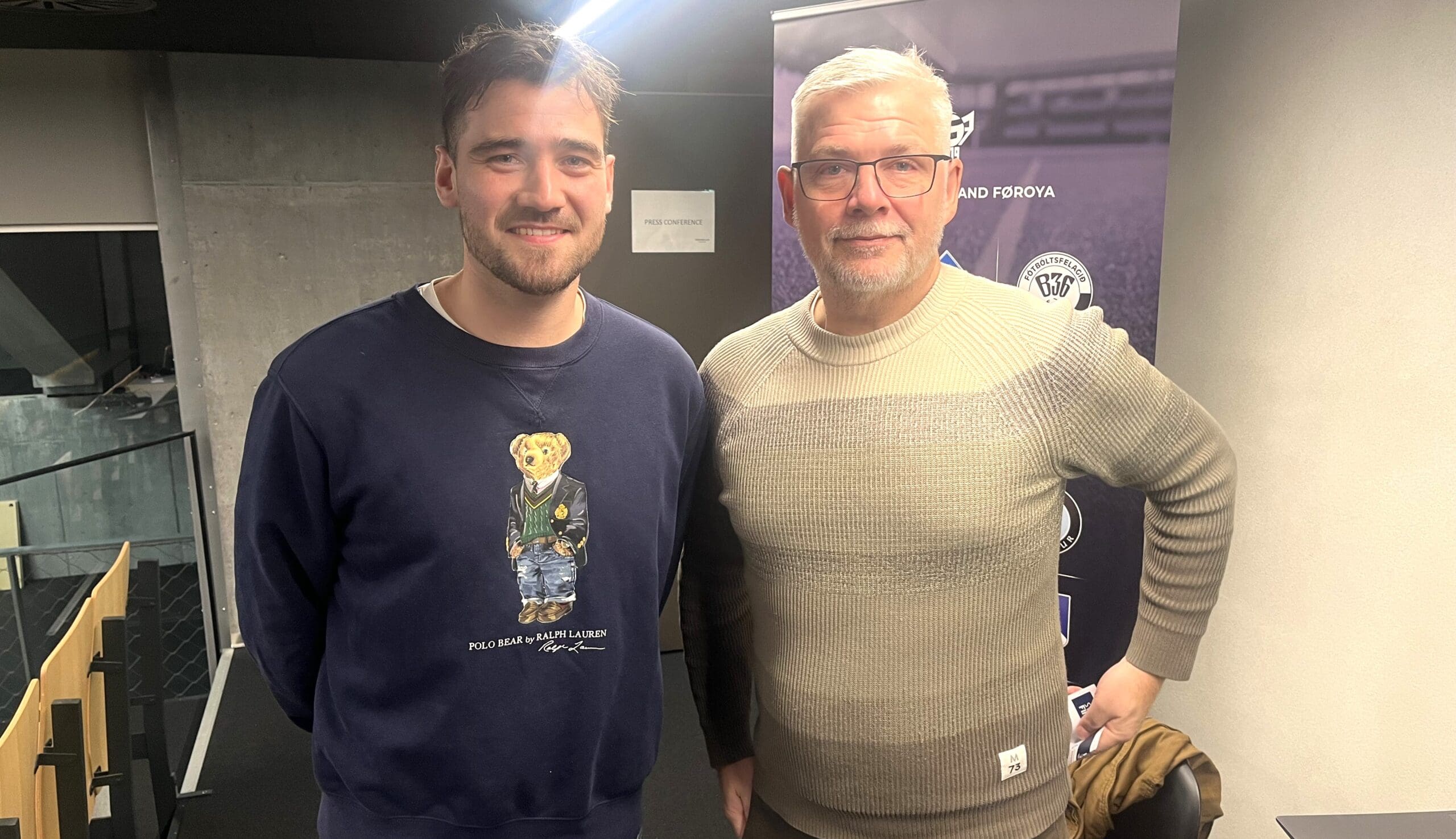 Hoyr steypafinalu-upptaktssendingina við Áka Johansen og Teiti Matras Gestssyni