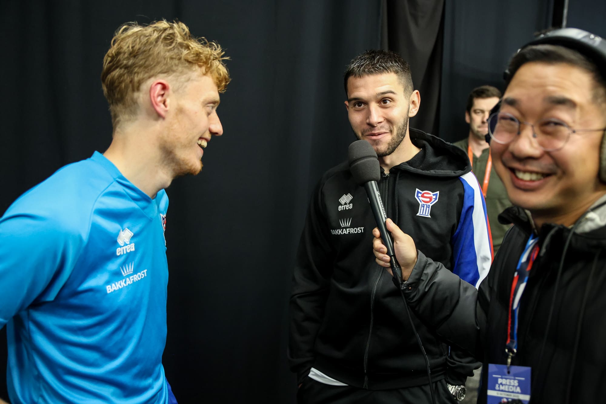 Nú fara 2-1 málskjúttin og Geza eftir at fáa stig móti Kroatia í Zagreb