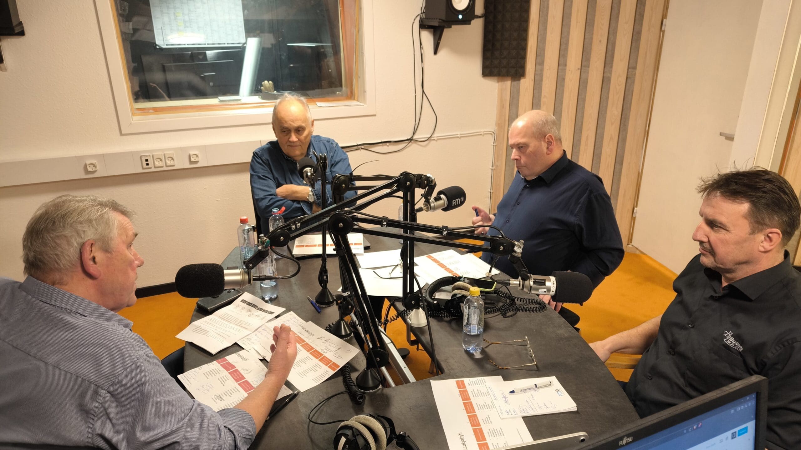 Stjórnin – Politikkur á skák – Løgmaður vísti megi til at taka avgerðir