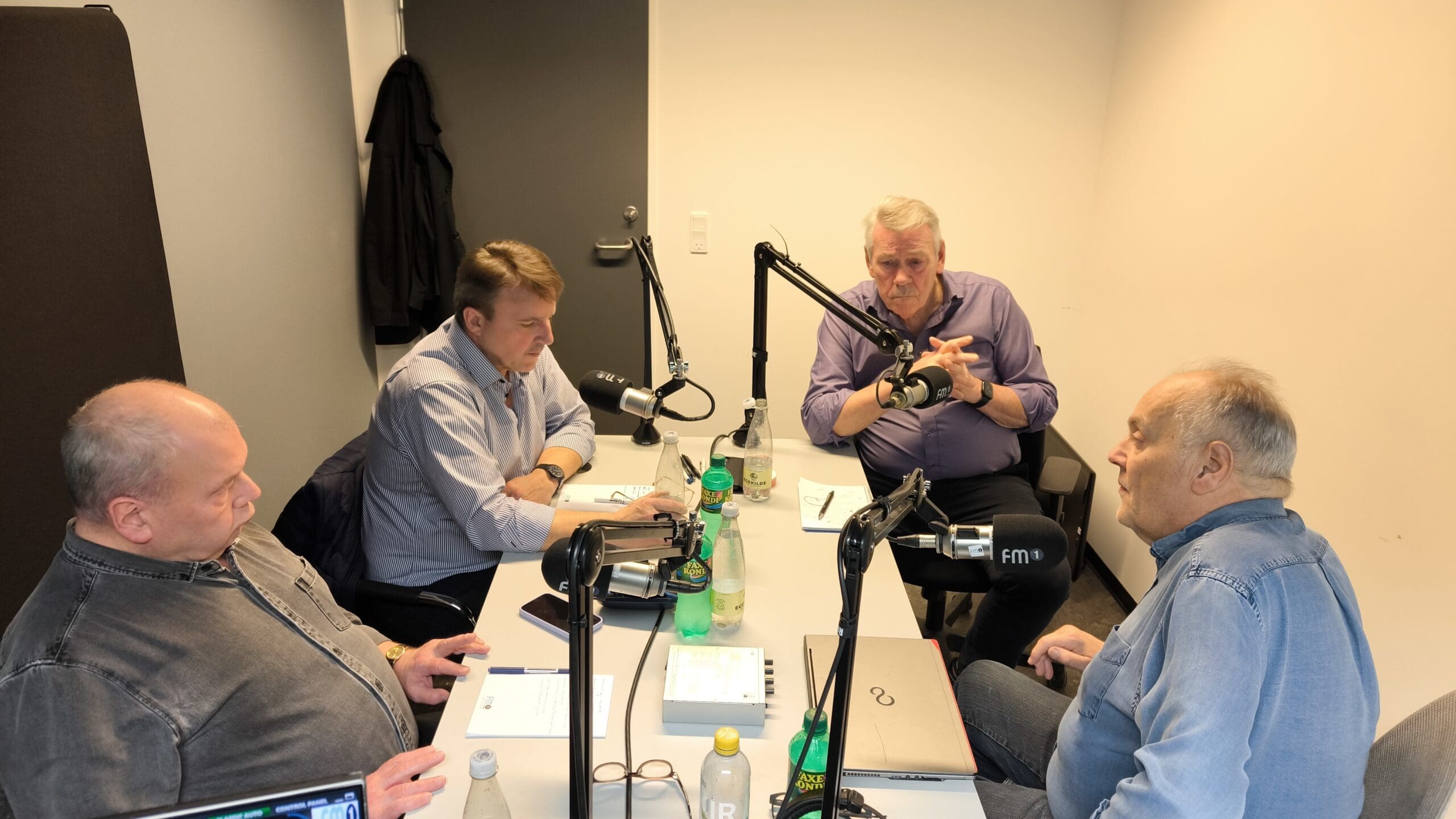 Stjórnin – Politikkur á skák – Biddaragongd á Christiansborg