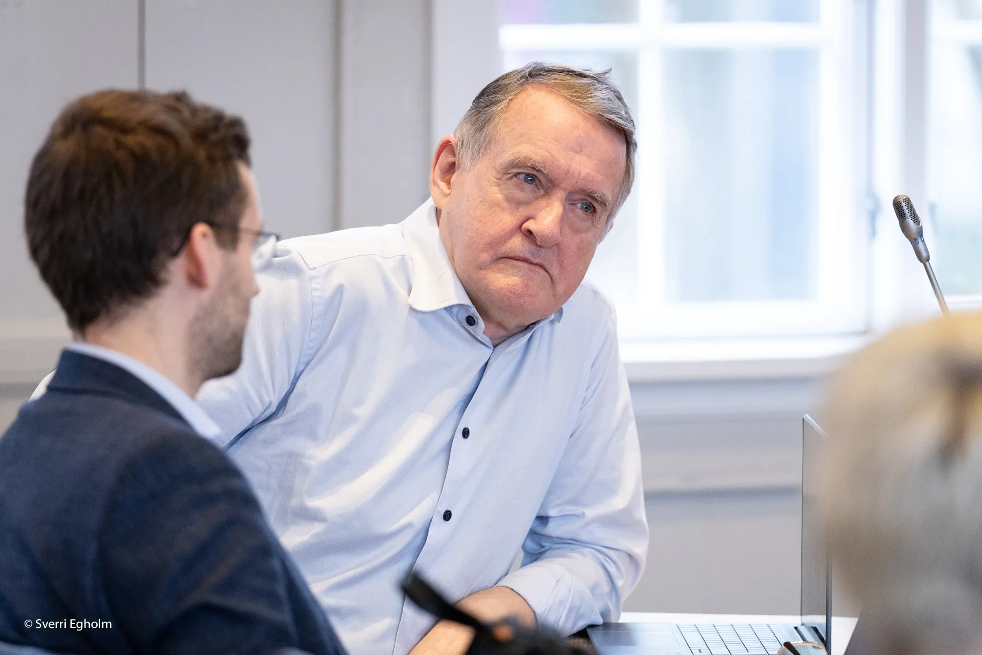 Gongur skjótt skeiva vegin