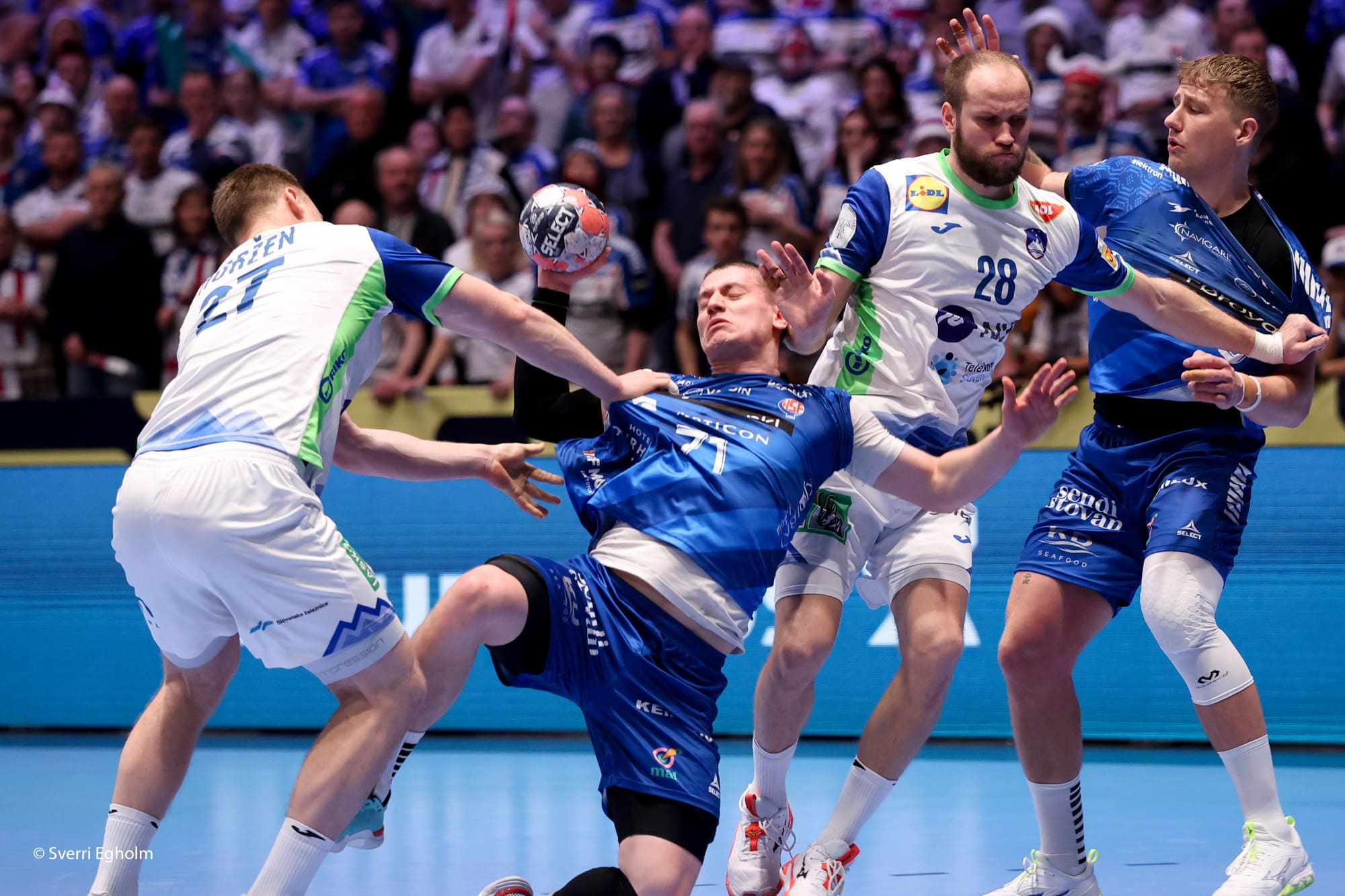 Elias Ellefsen á Skipagøtu: Allir blíva betri og betri