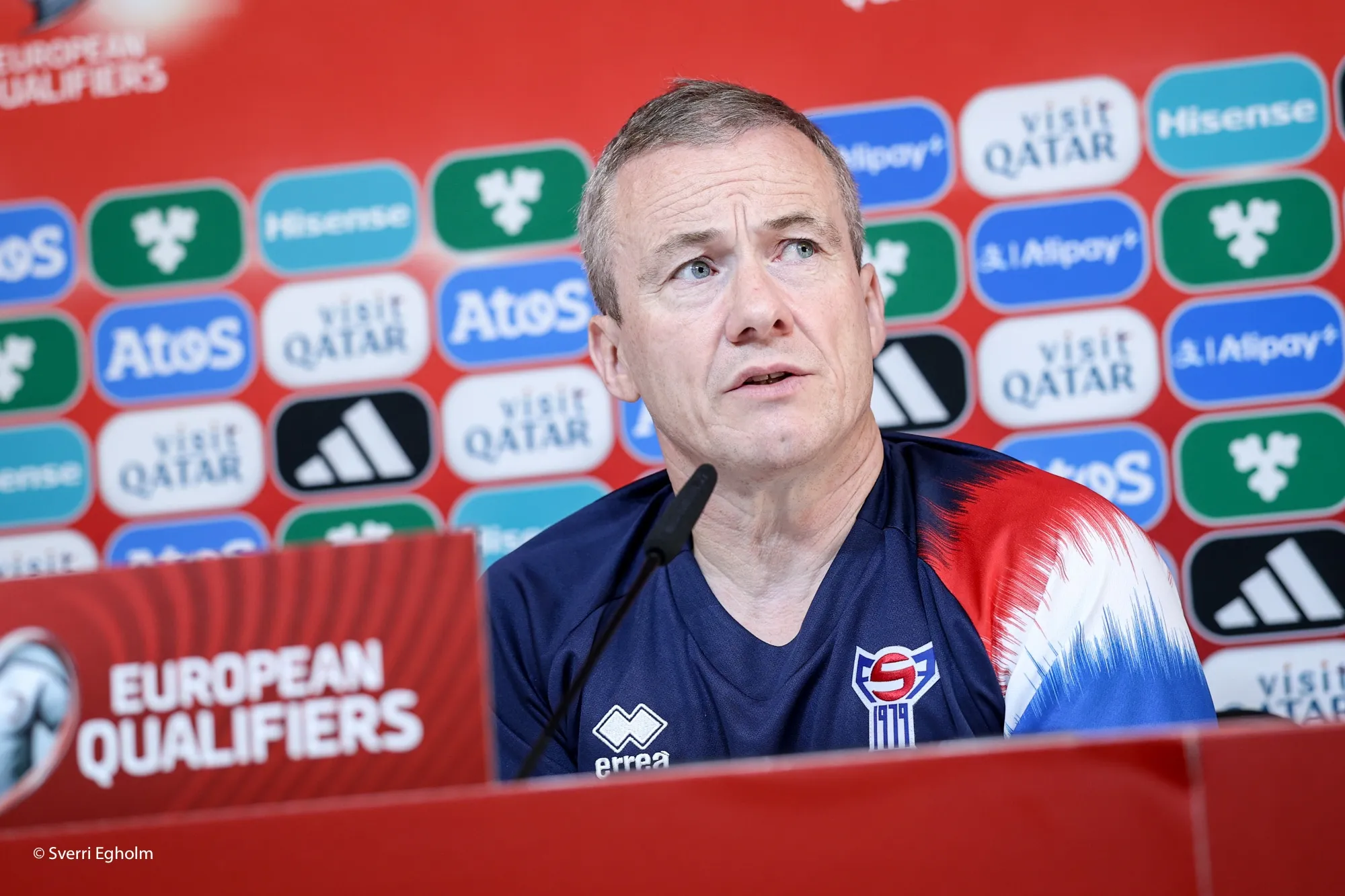 Eyðun Klakstein: – Vit mugu góðtaka treytirnar og taka av avbjóðingini