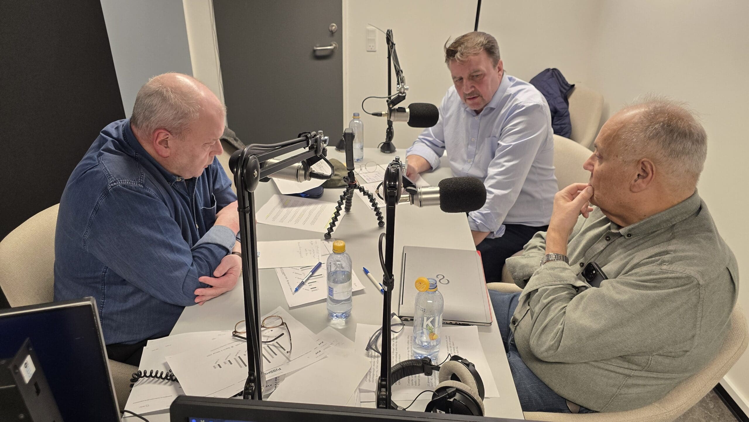 Stjórnin – Politikkur á skák – Trúgvi einki uppá at Javnaðarflokkurin fær 4 tingsessir