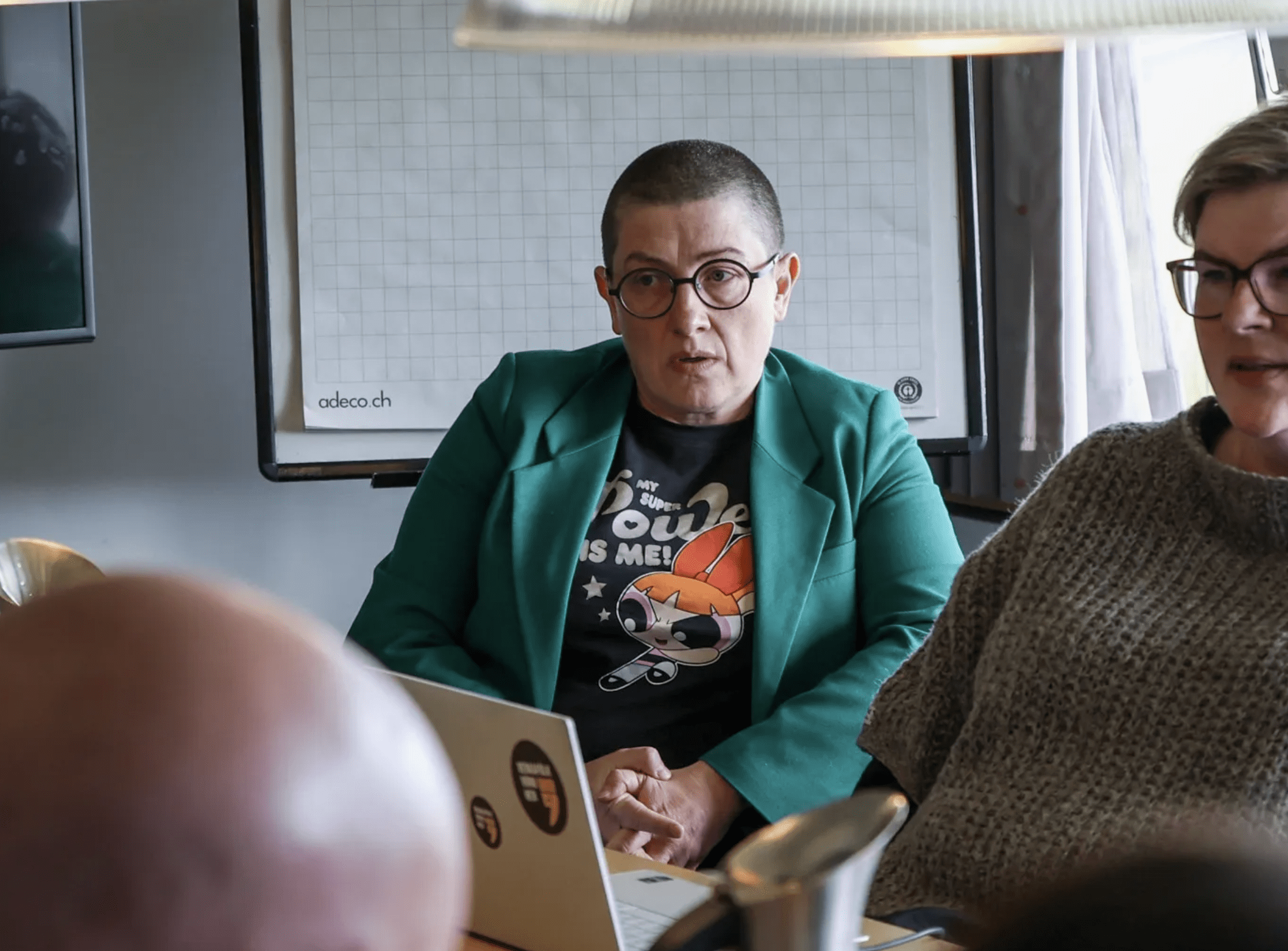 – Fast Track-skipanin skal takast av