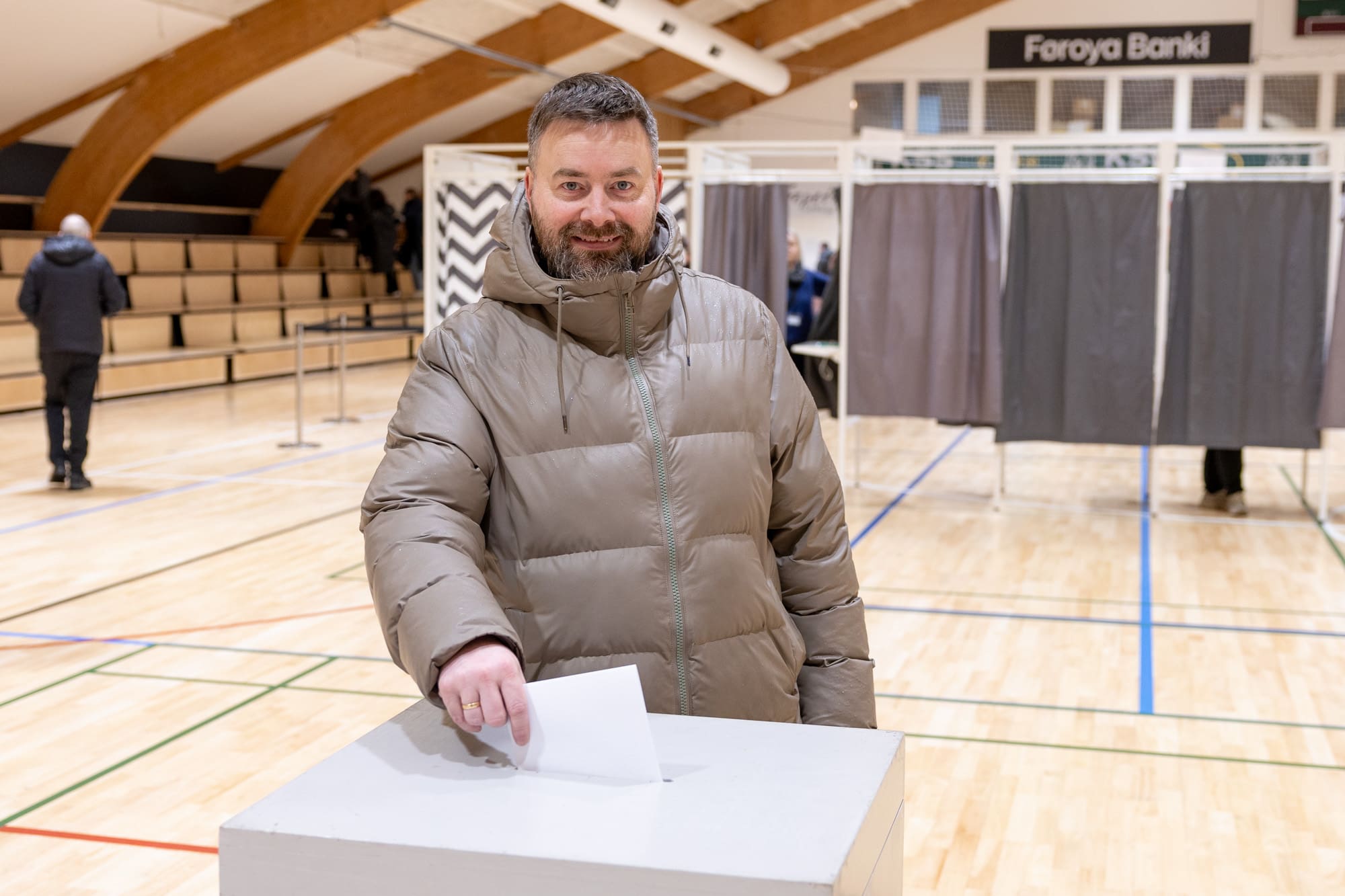 Fólkatingsvalið í skugganum av løgtingsvalinum – eru tó smeltaði saman