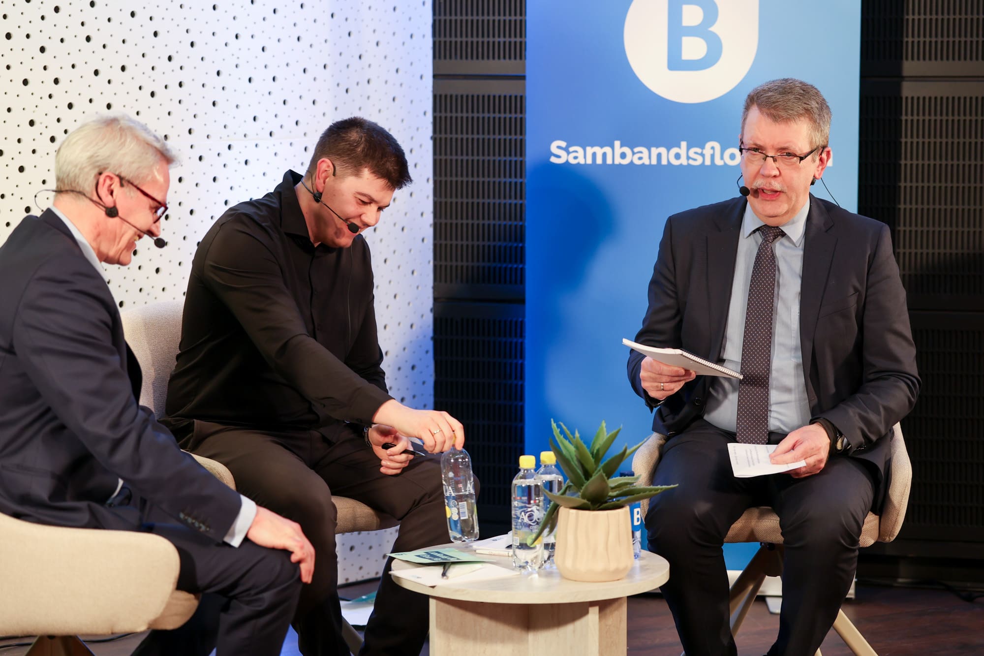 Hólmgonga: Heitt kjak millum Sambandsflokkin og Tjóðveldi