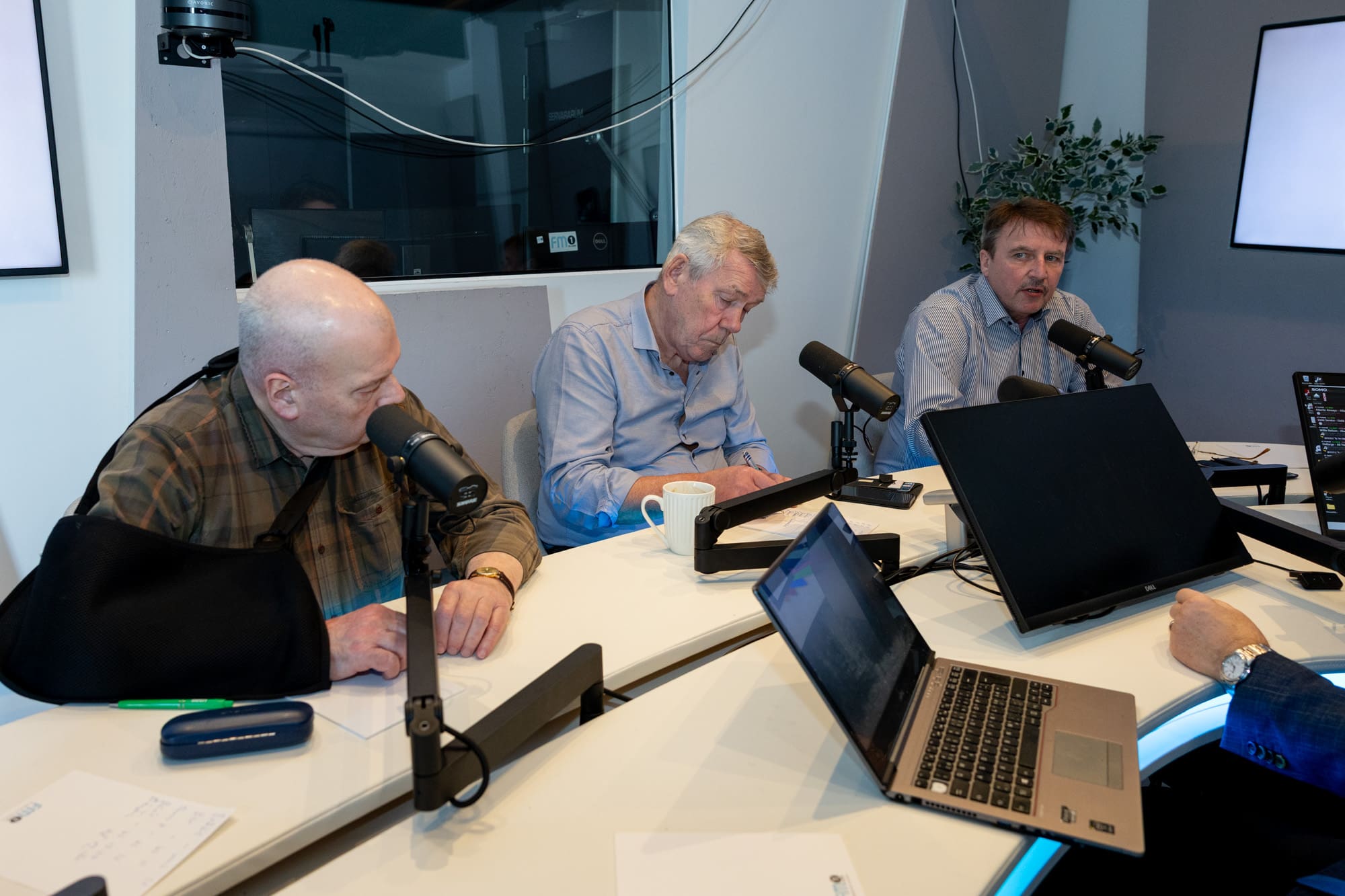 Stjórnin ivast í hvussu nógv aðalráð vera