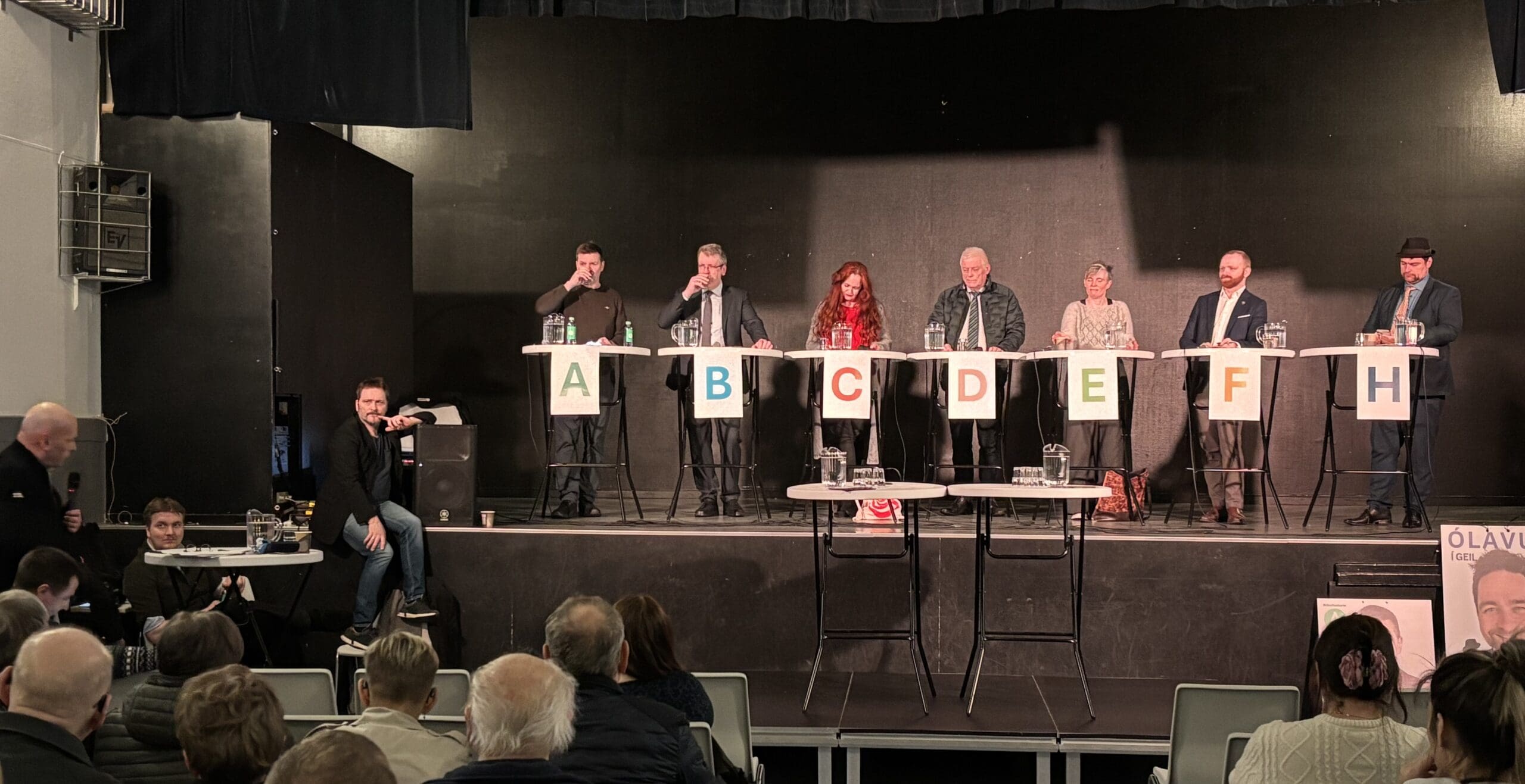 Skemtiligur og lívligur valfundur á Strondum