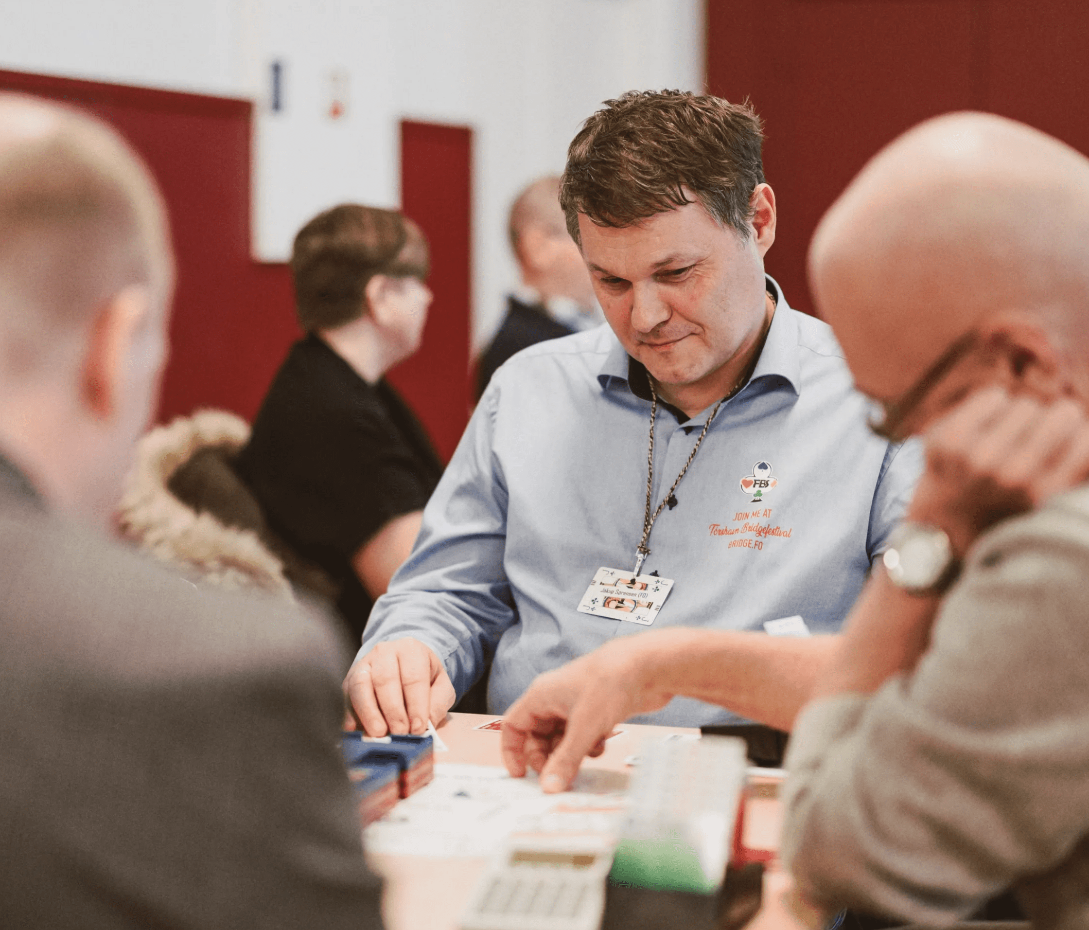 – Dastið av ferðafólkunum á íslandsflogfarinum munnu vera bridgespælarar