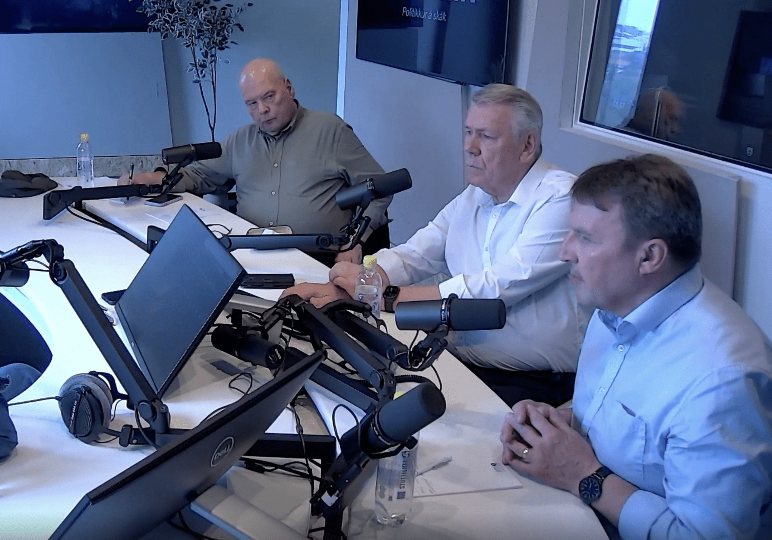 Stjórnin: – Undrunarvert at breiða samgongan er ósamd og at Bakkafrost-málið er so óruddiligt