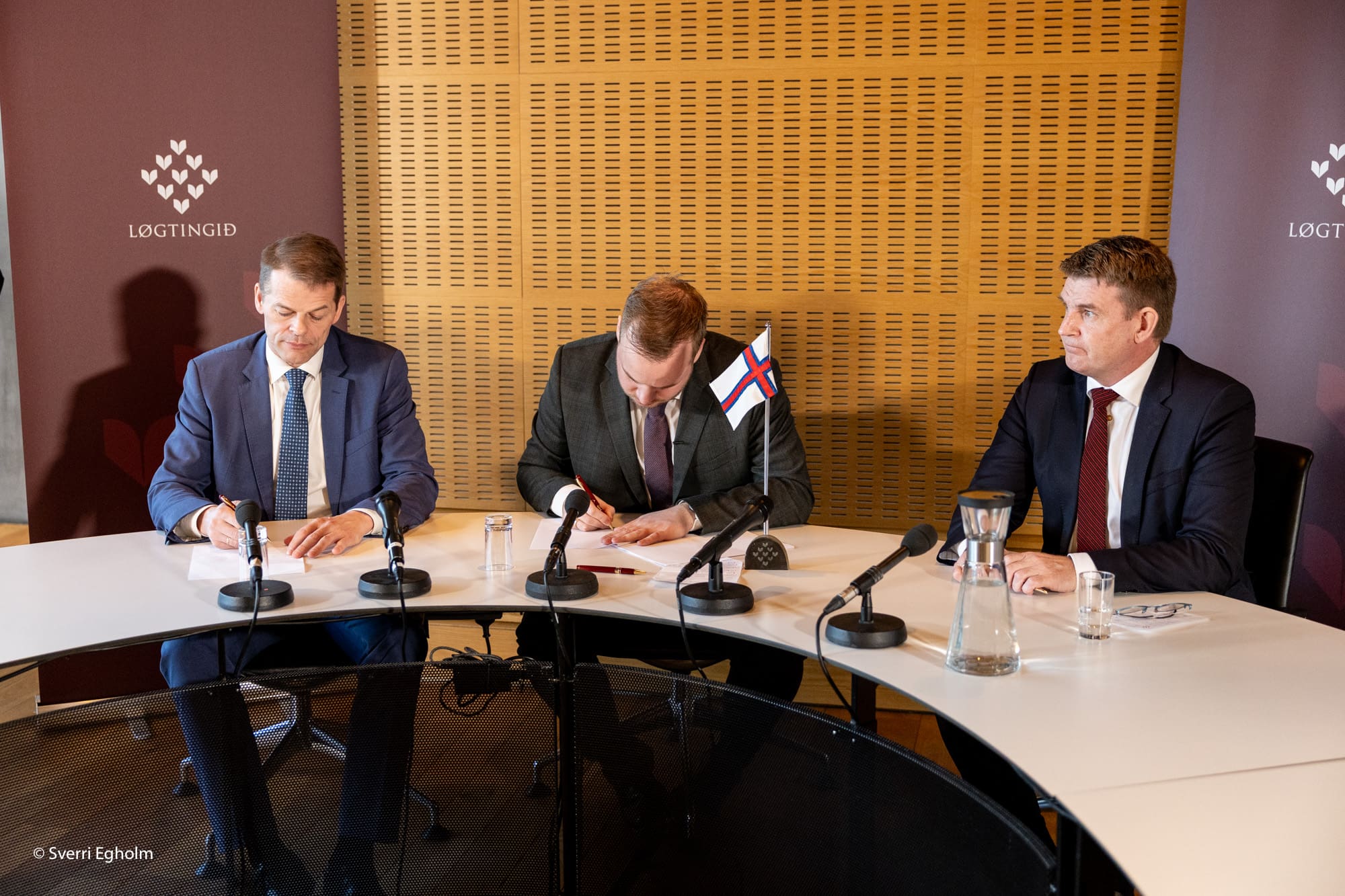 Tíðindafundur og samrøður: Tá ABC-samgongan varð skipað