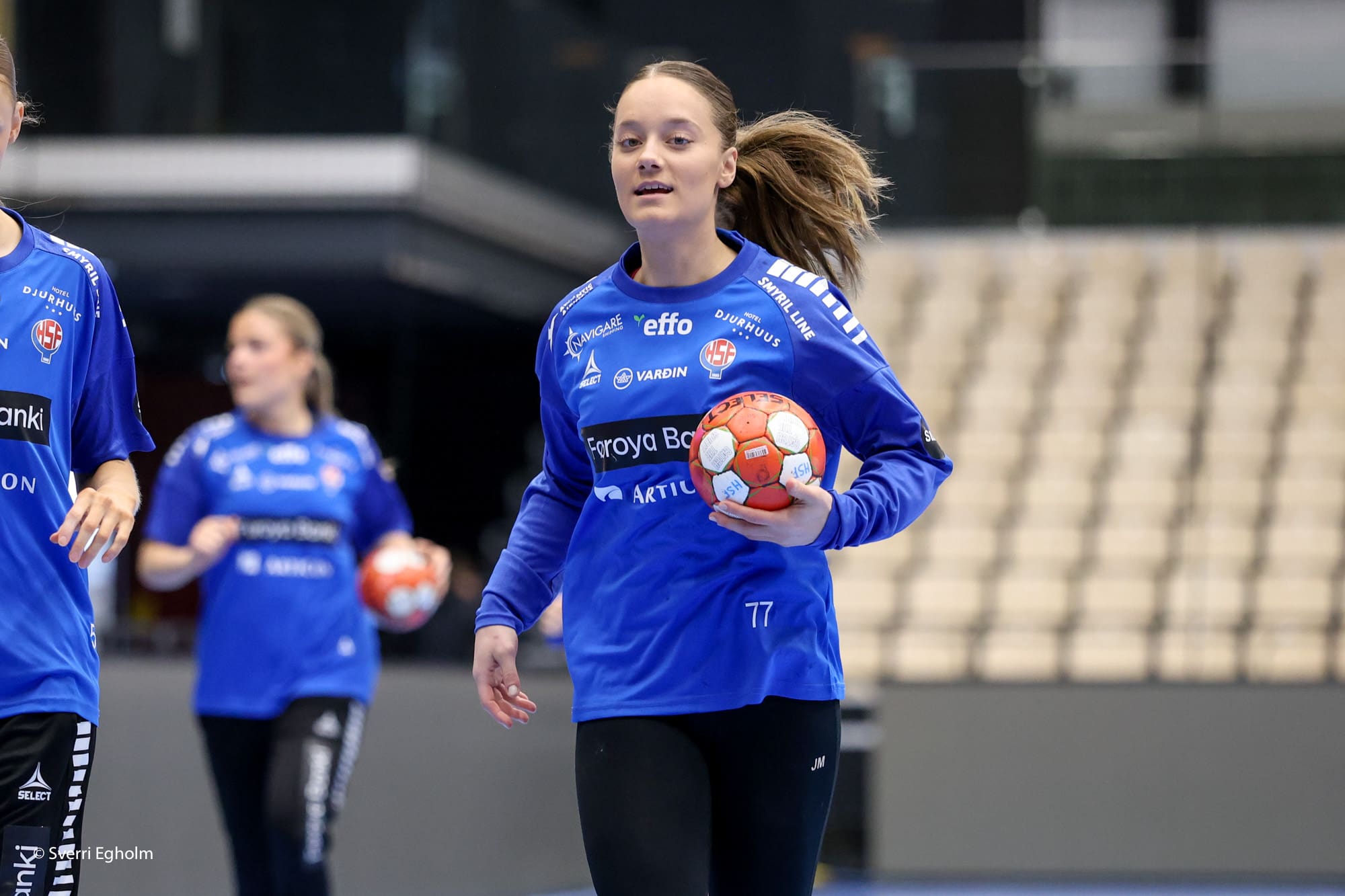 Jana og hinar kunnu avgera alt á heimavølli