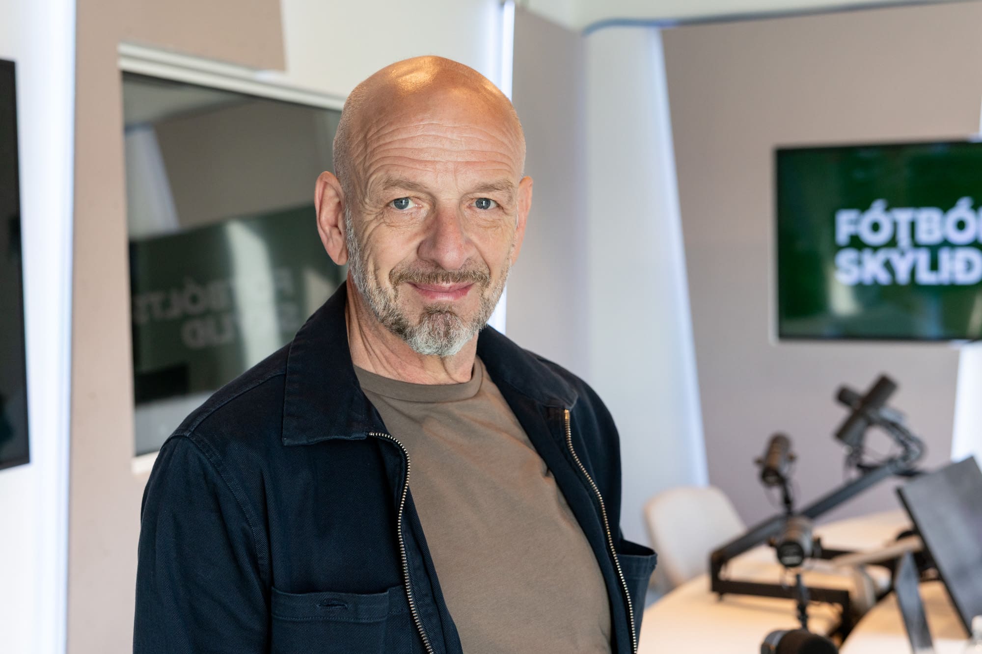 Abraham Løkin vitjaði “Fótbóltsskýlið”