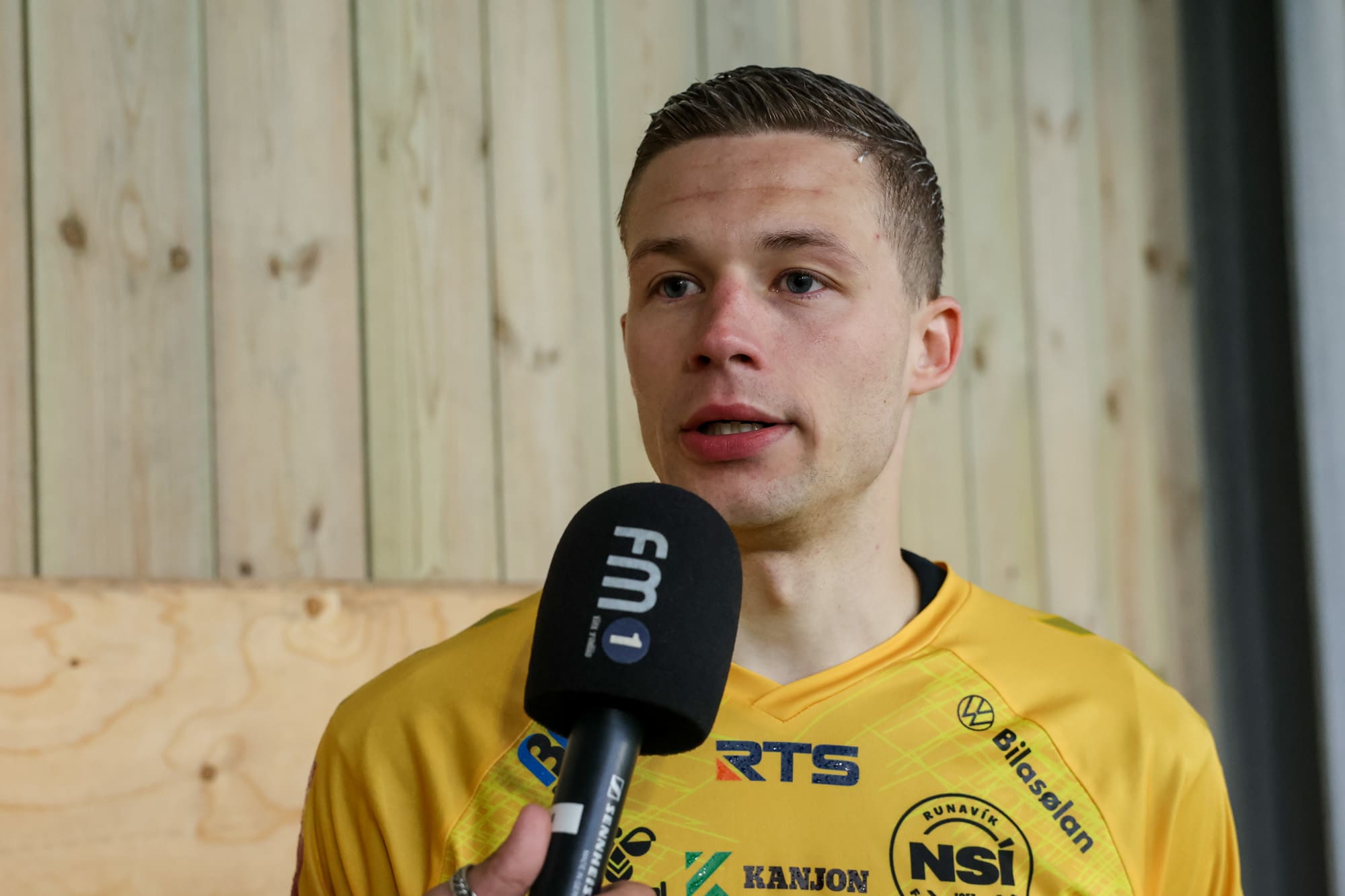 NSÍ er fremst aftaná oddauppgerðina og tí hevur Michal Przybylski eina góða kenslu