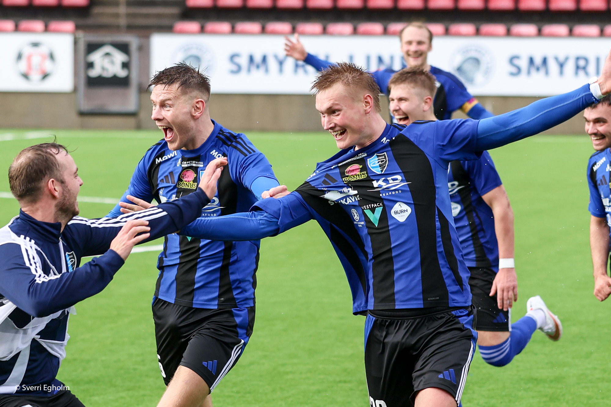 Hoyr sigursmálið og samrøðu við sigursmálskjúttan hjá EB/Streymi